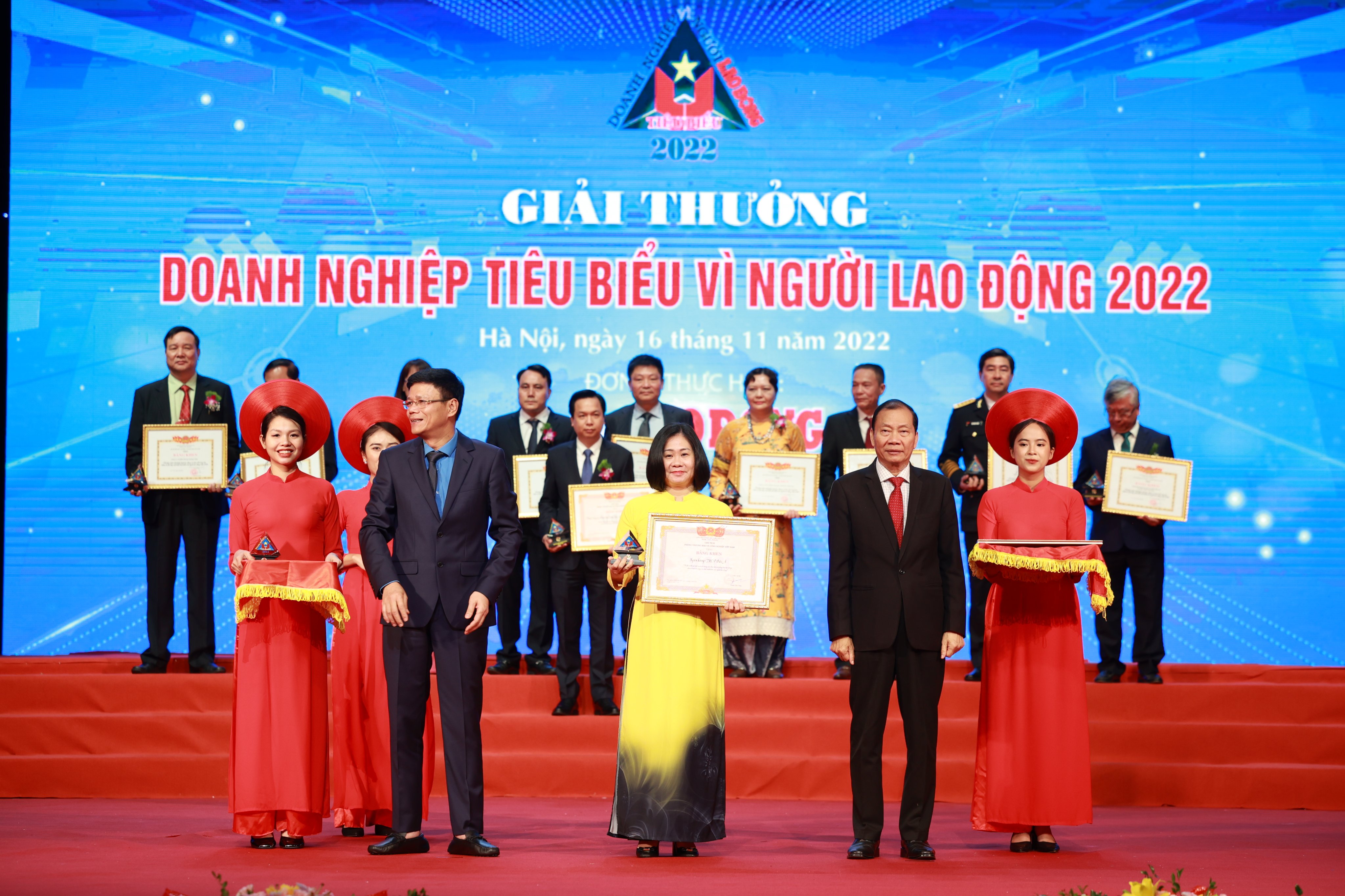 IV. Giải thưởng